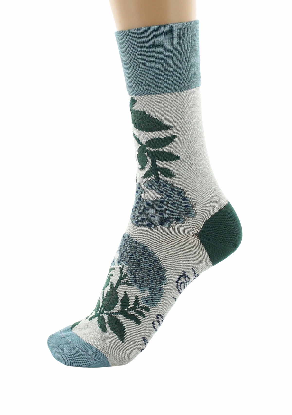 Chaussettes fil d’Écosse femme Berthe Aux Grands Pieds fleurs bleues ECRU