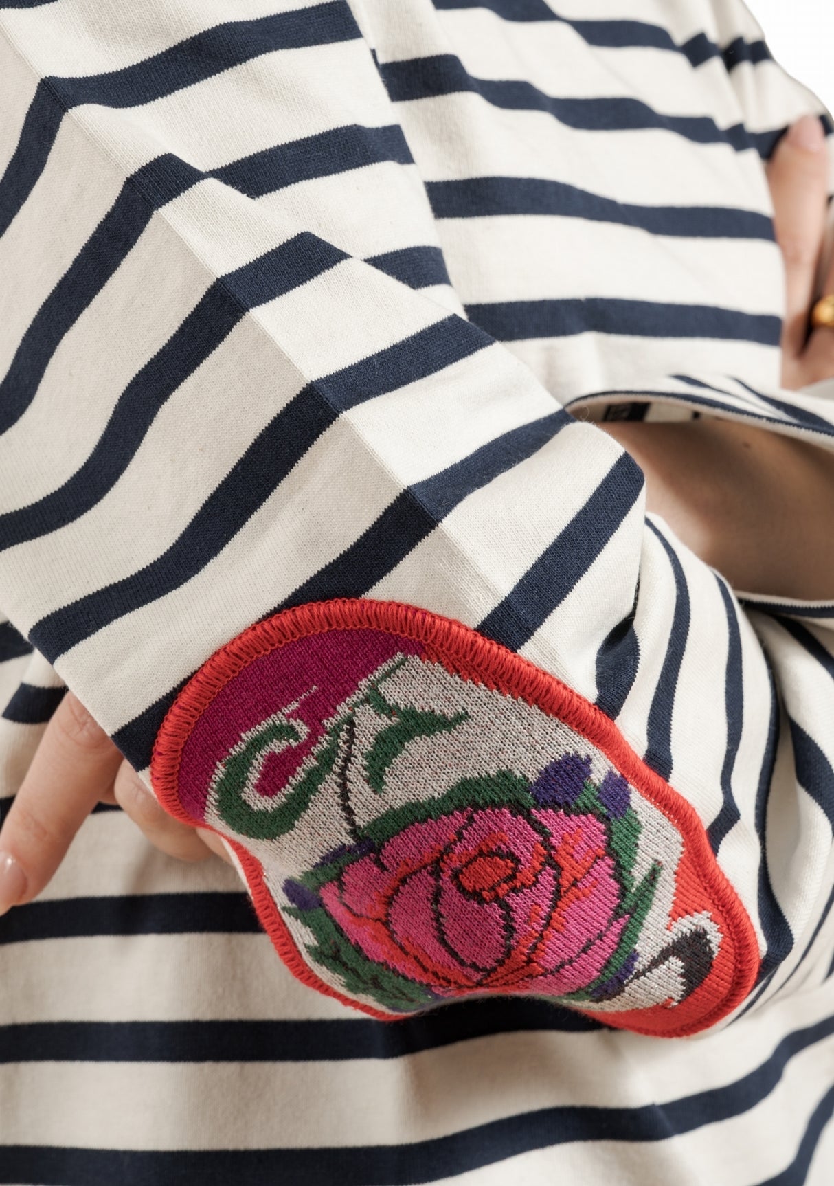 Marinière femme Berthe Aux Grands Pieds col rond coudières fleur de rose marine ivoire MAR/IVO